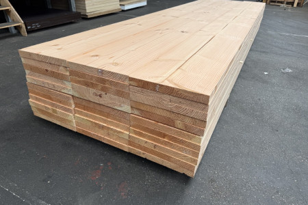 Brede Douglas planken geschaafd 40mm dik en 300 & 380mm breed