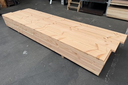 Brede Douglas planken geschaafd 40mm dik en 300 & 380mm breed