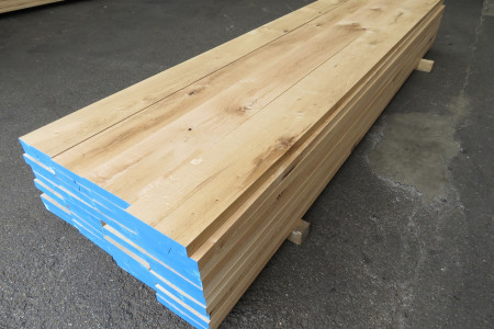 Eiken planken en balken gedroogd en geschaafd